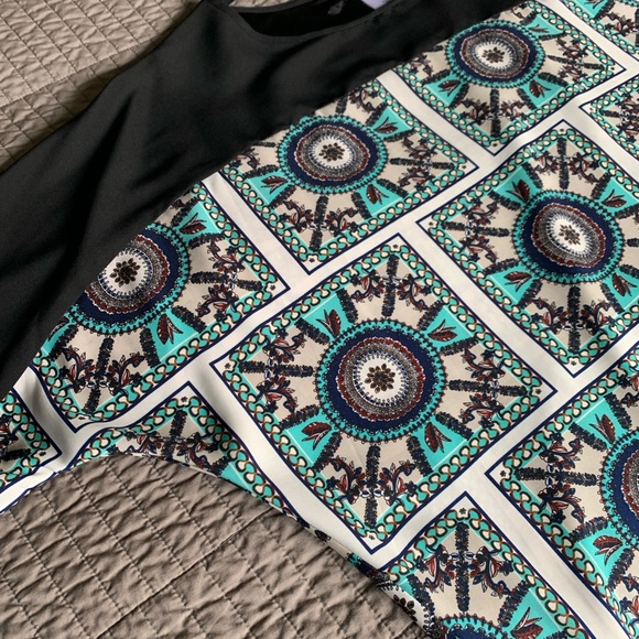 BCBG MaxAzria -Like new top - Picture 5 of 6